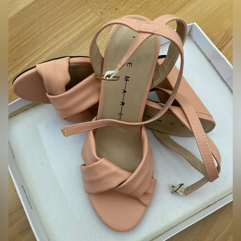 ASOS size 6 peach/nude block heels - Picture 2 of 5